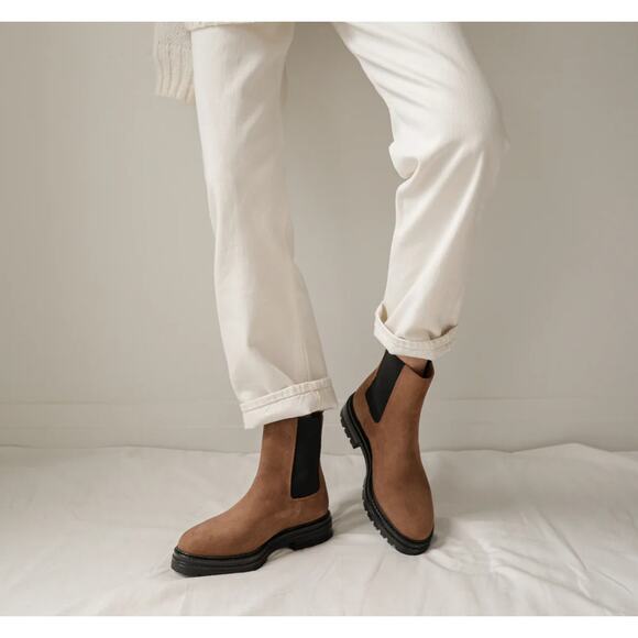 Jenni Kayne Brown Walnut Suede Brooklyn Lug Chelsea Boots Size 36 - Picture 1 of 7